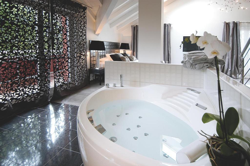 Auberge De Maison Rouge Vétraz-Monthoux 部屋 写真